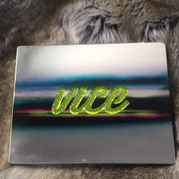 Sale Urban Decay Limited Vice Palette - Picture 2 of 3
